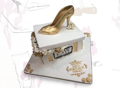 Golden Shoe - Cake by MsTreatz