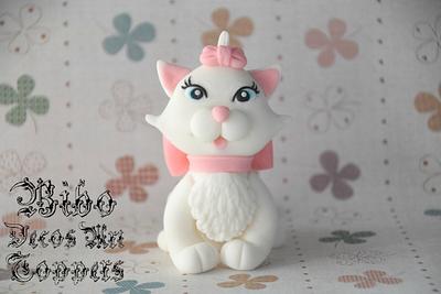Marie the Aristocat Fondant Topper  - Cake by BiboDecosArtToppers 