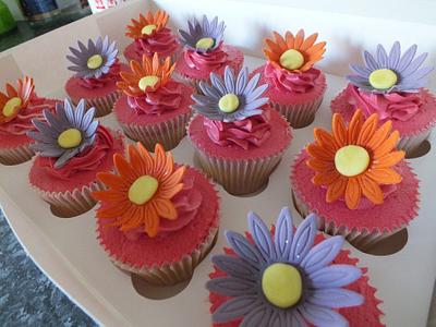 bright gerbera cuppies - Cake by jennie