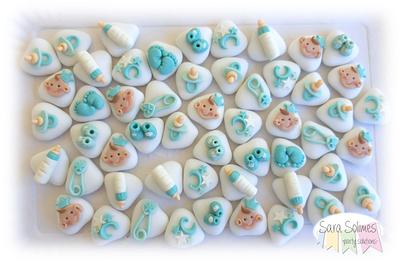 Confetti decorati for a little new boy - Cake by Sara Solimes Party solutions