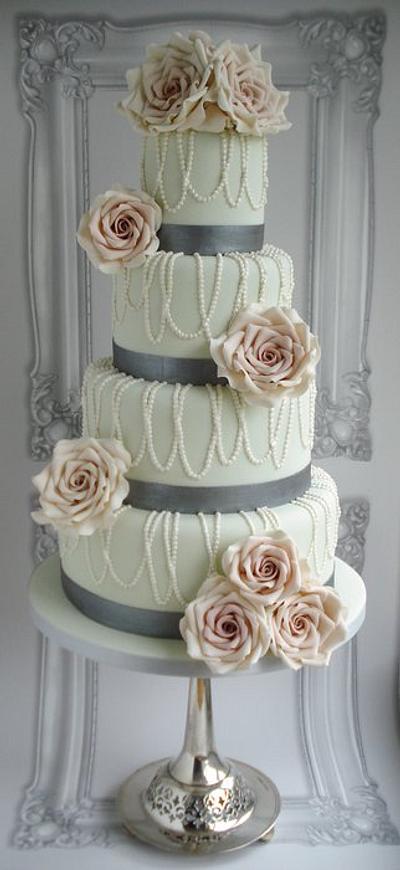 Pearls and roses wedding cake - Cake by Katie