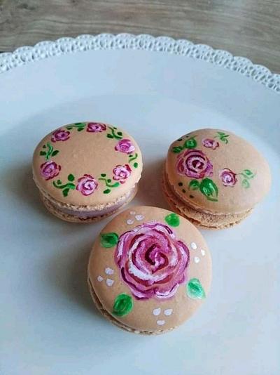 Handpainted macarons - Cake by Vebi cakes
