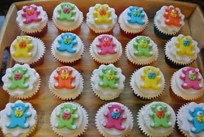 Teddy Bear Cupcakes - Cake by Alison Bailey