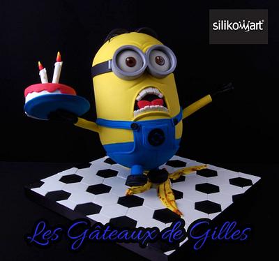 Slipping Minion - Cake by Gil