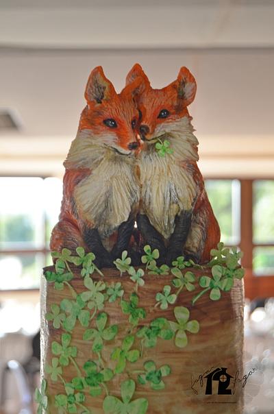 Foxy topper from "How lucky we are of having found us"- wedding cake. - Cake by Daniel Diéguez