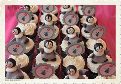 HAPPY FEET PENGUIN CUPCAKES - Cake by Midtown Sweets