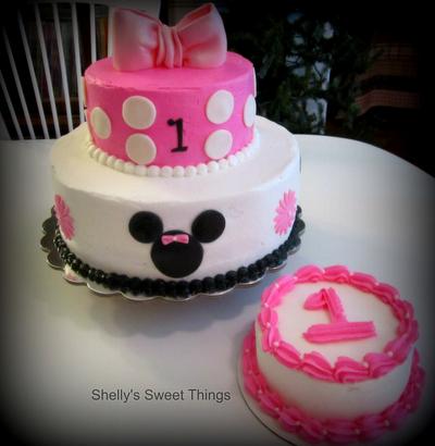 First birthday - Cake by Shelly's Sweet Things