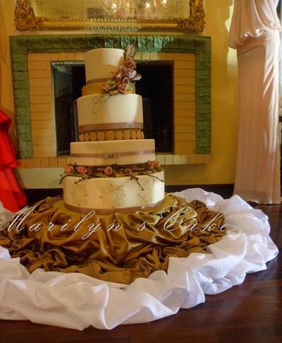 Wedding Cake - Cake by Marilyn' s Cakes 