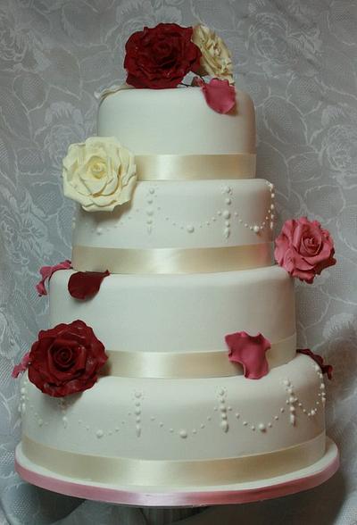 Romantic style wedding cake - Cake by Floriana Reynolds