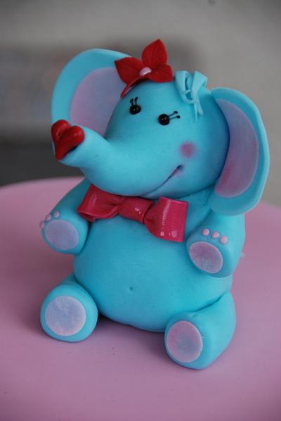 Overeating elephant for sweet Laura - Cake by Lucie