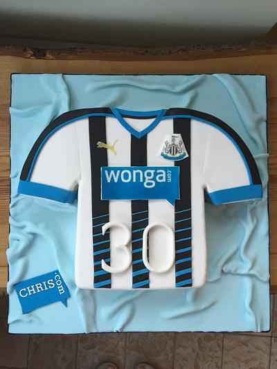 Newcastle United shirt - Cake by Canoodle Cake Company