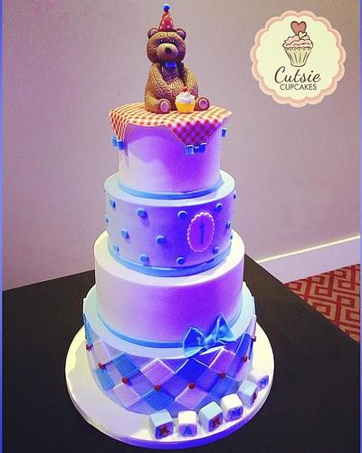 Stunning Teddy Bear Cake - Cake by Cutsie Cupcakes