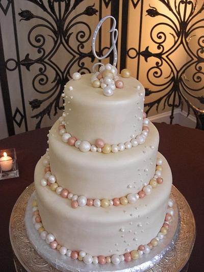 Champagne and Pearls - Cake by eperra1