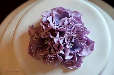 Flower wedding cake - Cake by giveandcake