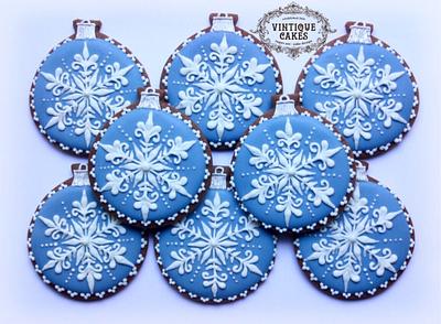 Wedgwood Snowflake  Christmas Baubles - Cake by Vintique Cakes (Anita) 