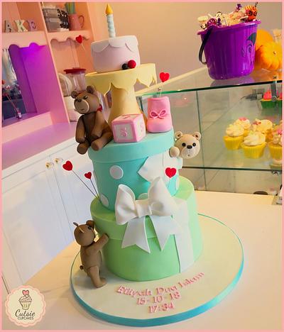 New Baby Cake 💖 - Cake by Cutsie Cupcakes