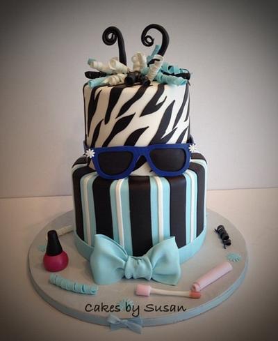 Zebra print - Cake by Skmaestas