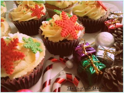 Christmas Cupcakes! - Cake by TheCupcakeShop