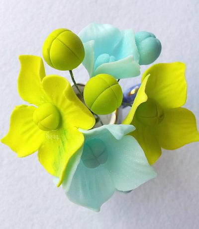 My First Wired Hydrangeas... - Cake by miettes