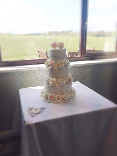 Rose wedding cake - Cake by Sugarcrumbkitchen 