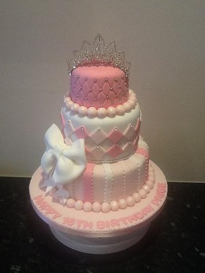 pretty as a princess - Cake by cupcakecarousel