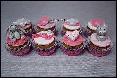 pink cupcakes - Cake by Kmeci Cakes 