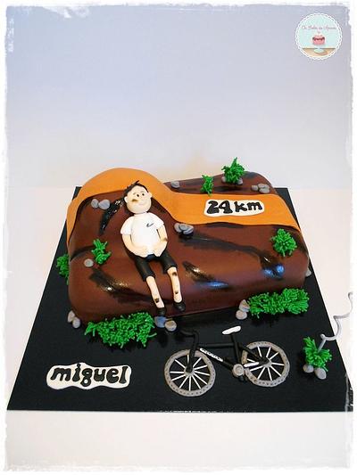 Mountain Bike Cake - Cake by Ana Crachat Cake Designer 