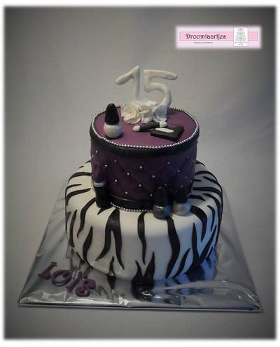 Sweet 15 cake - Cake by Droomtaartjes
