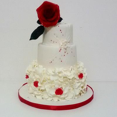 compleanno in bianco....e rosso. - Cake by Sabrina Adamo 