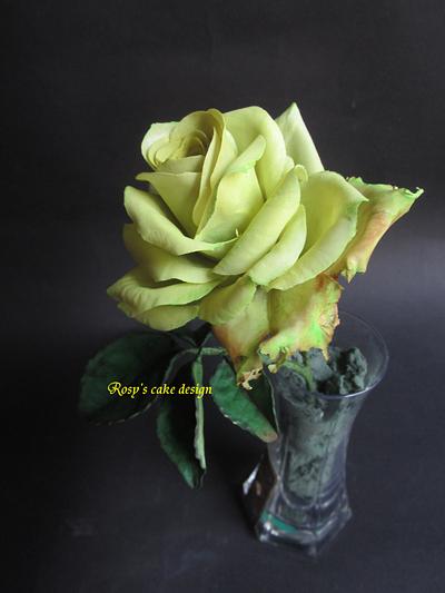yellow rose " Rita " - Cake by rosycakedesigner