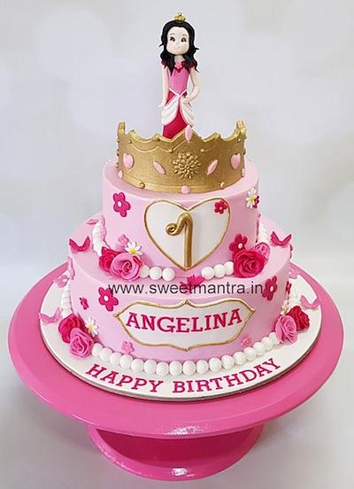 1st birthday cake for girl with tiara - Cake by Sweet Mantra Homemade Customized Cakes Pune