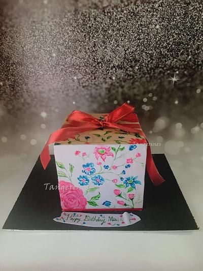 Floral Gift Box - Cake by tangerine