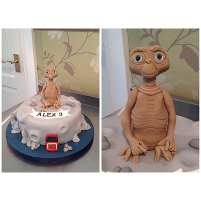 E.T phone home! - Cake by Bezmerelda