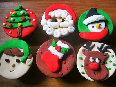 christmas toppers - Cake by susana reyes
