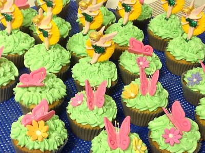 Tinkerbell cupcakes  - Cake by beasweet