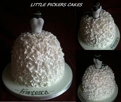 ruffles - Cake by little pickers cakes
