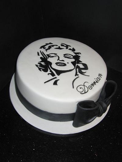handpainted marilyn monroe - Cake by d and k creative cakes