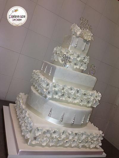 Silver and Flower Cake - Cake by L'Abeille En Sucre