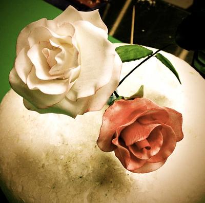 Sugar roses - Cake by Daisy Brydon Creations