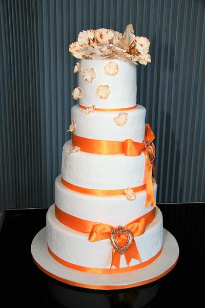 Gold Wedding Cake - Cake by Irene Gutiérrez- Irene Bakery