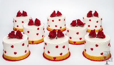 8 little Valentine Cakes - Cake by LonsTaartCake