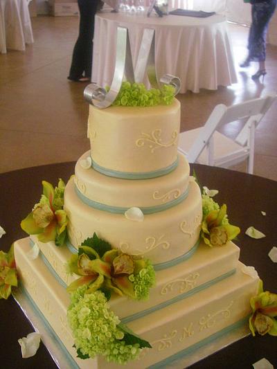 Round and Square Wedding Cake  - Cake by Kassie Smith