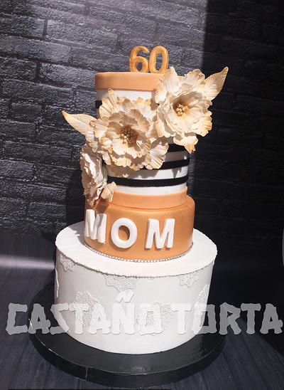 Flowers stripped gold birthday cake - Cake by Castaño torta Riham Ismail