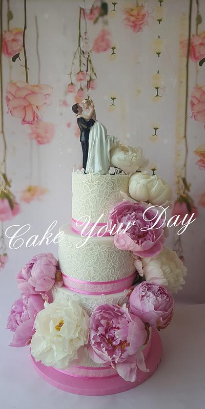 Peony waterfall wedding cake. - Cake by Cake Your Day (Susana van Welbergen)