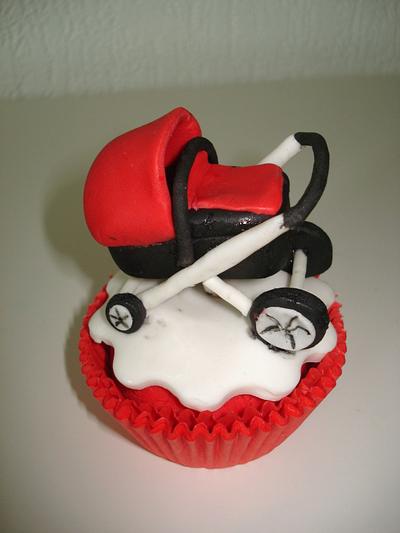 Bugaboo cupcake, just a try - Cake by Biby's Bakery