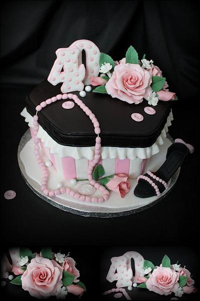 Simply Pretty! - Cake by Karen Dodenbier