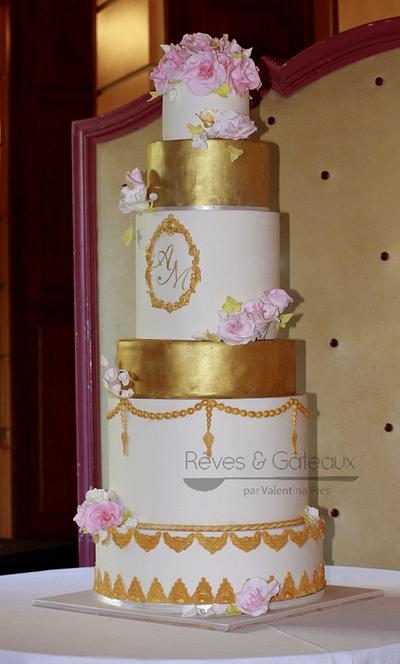 Golden wedding cake at Aix Les Bains Casino - Cake by Rêves et Gâteaux
