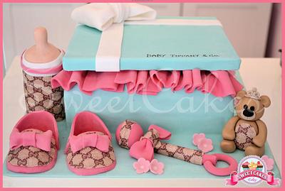 Tiffany Box with Gucci Accesories - Cake by Farida Hagi
