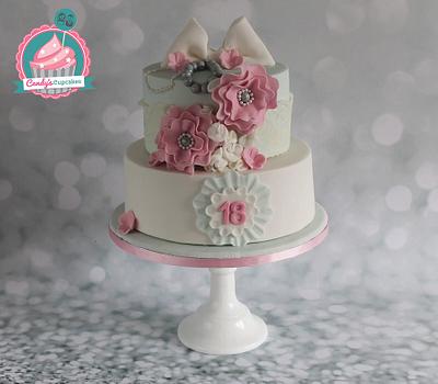 Modern Vintage - Cake by Candy's Cupcakes