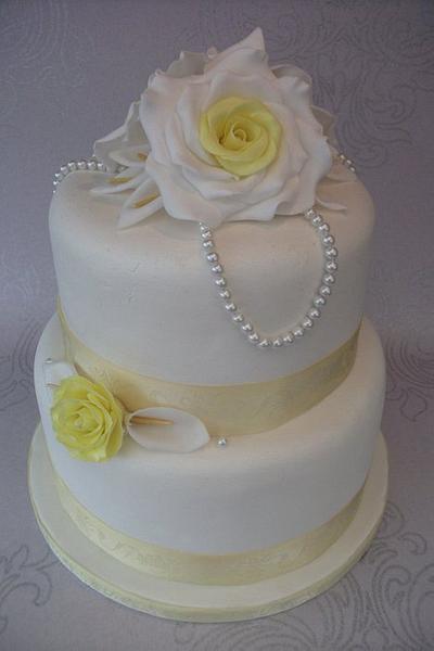 Vintage yellow rose wedding cake - Cake by Lyndsey Statham